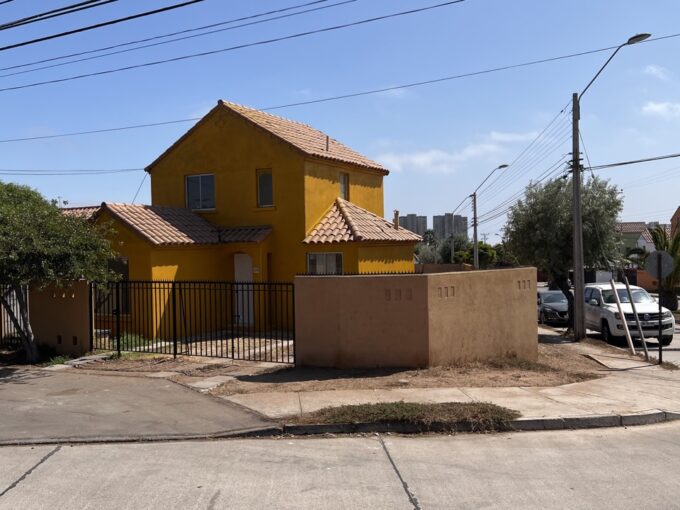 En Venta: Acogedora Casa de Dos Plantas en Peñuelas, Pje Di Giovo, Coquimbo