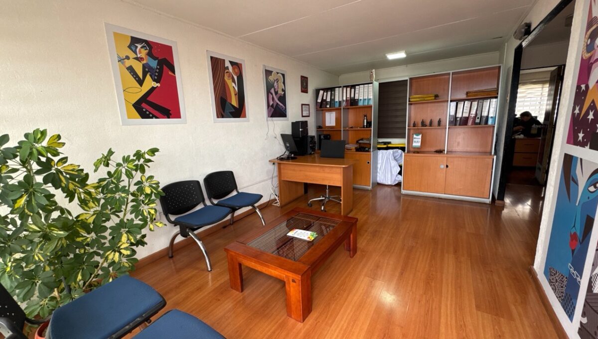 4esquinas&stoscavada_20251203_103021_656 de tamaño grande