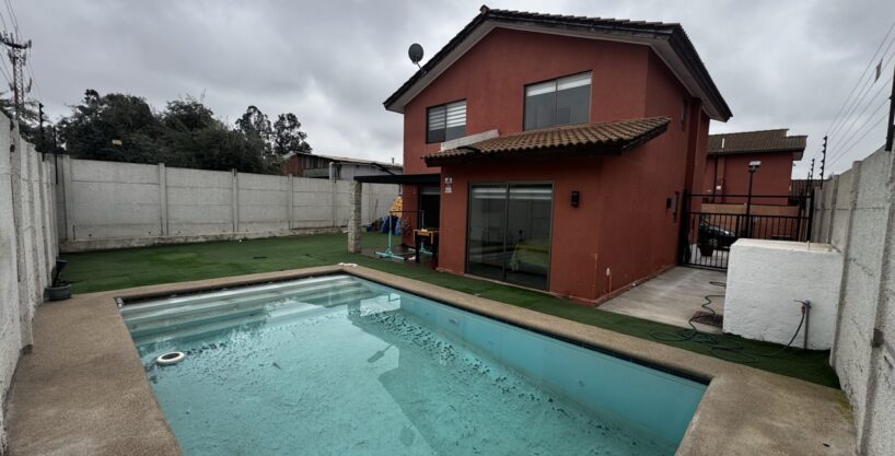 VENTA CASA 200 mts2 4d/5b Loteo Senderos del  Milagro La Serena